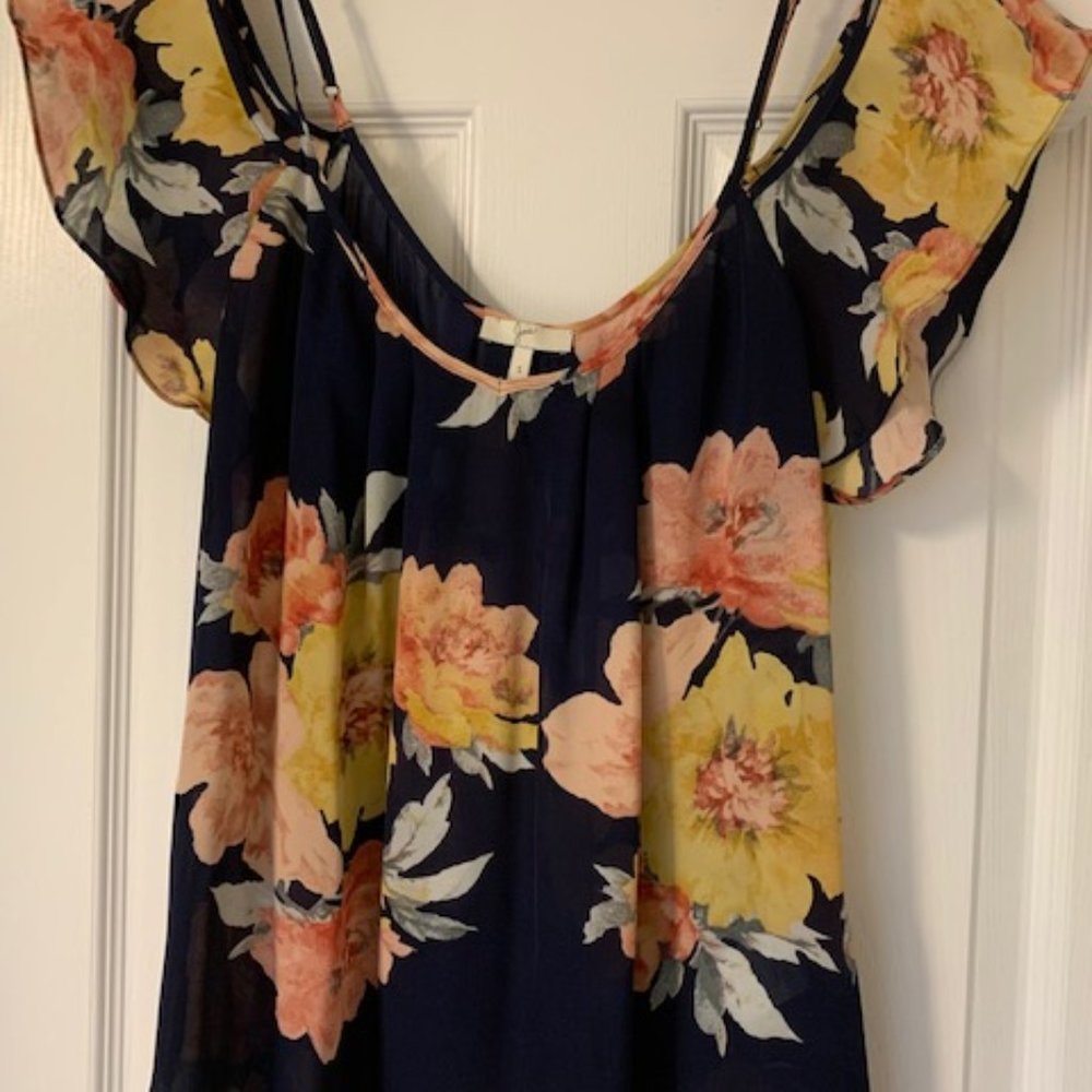 Joie Clothing- 5 Tops/ 1 dress